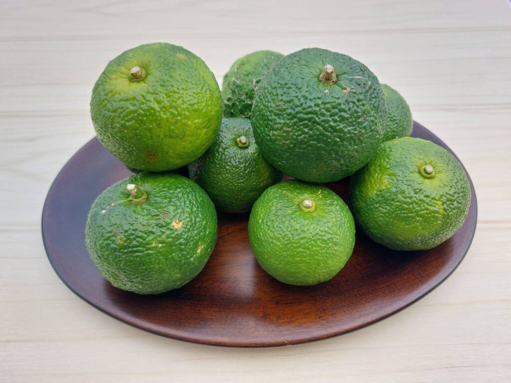 松尾巧さんの青柚子、中島能成さんの青唐辛子でゆず胡椒